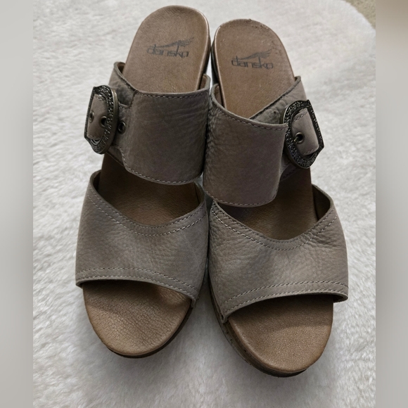Dansko Ramona Slide Nubuck Tan Taupe Buckle Detail Heeled Sandals - Picture 7 of 10